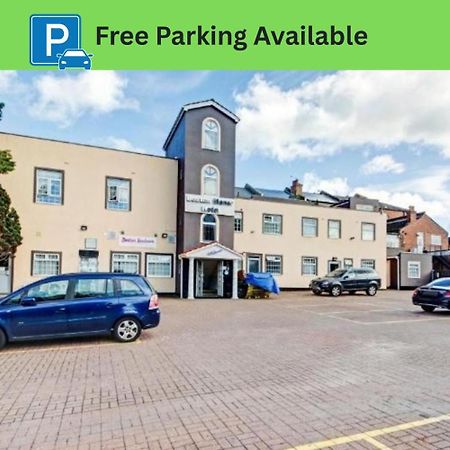 Oyo Bostons Manor Hotel, Hanwell London Greenford  Esterno foto