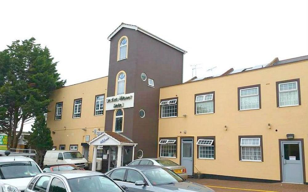 Oyo Bostons Manor Hotel, Hanwell London Greenford  Esterno foto