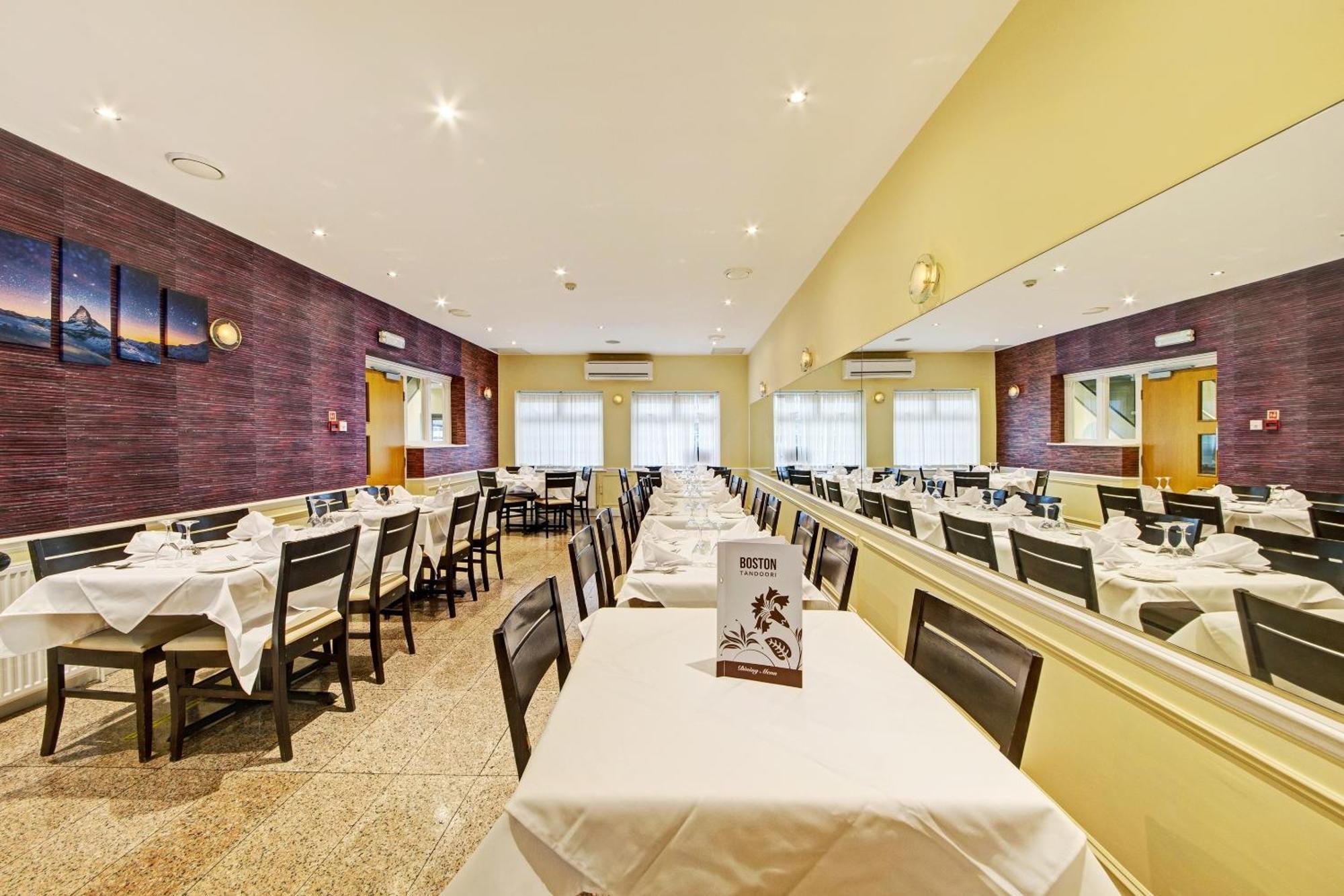 Oyo Bostons Manor Hotel, Hanwell London Greenford  Esterno foto