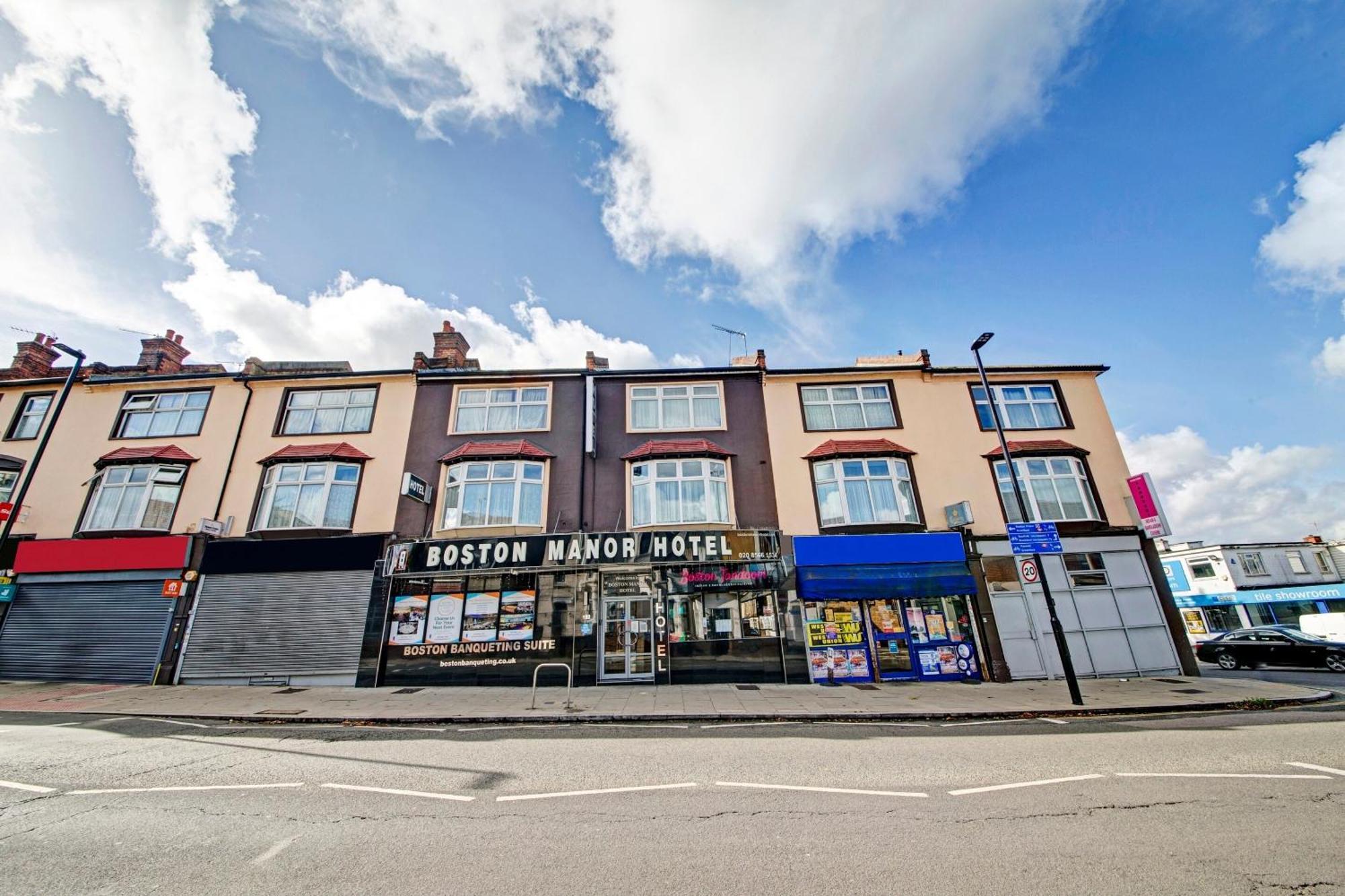 Oyo Bostons Manor Hotel, Hanwell London Greenford  Esterno foto