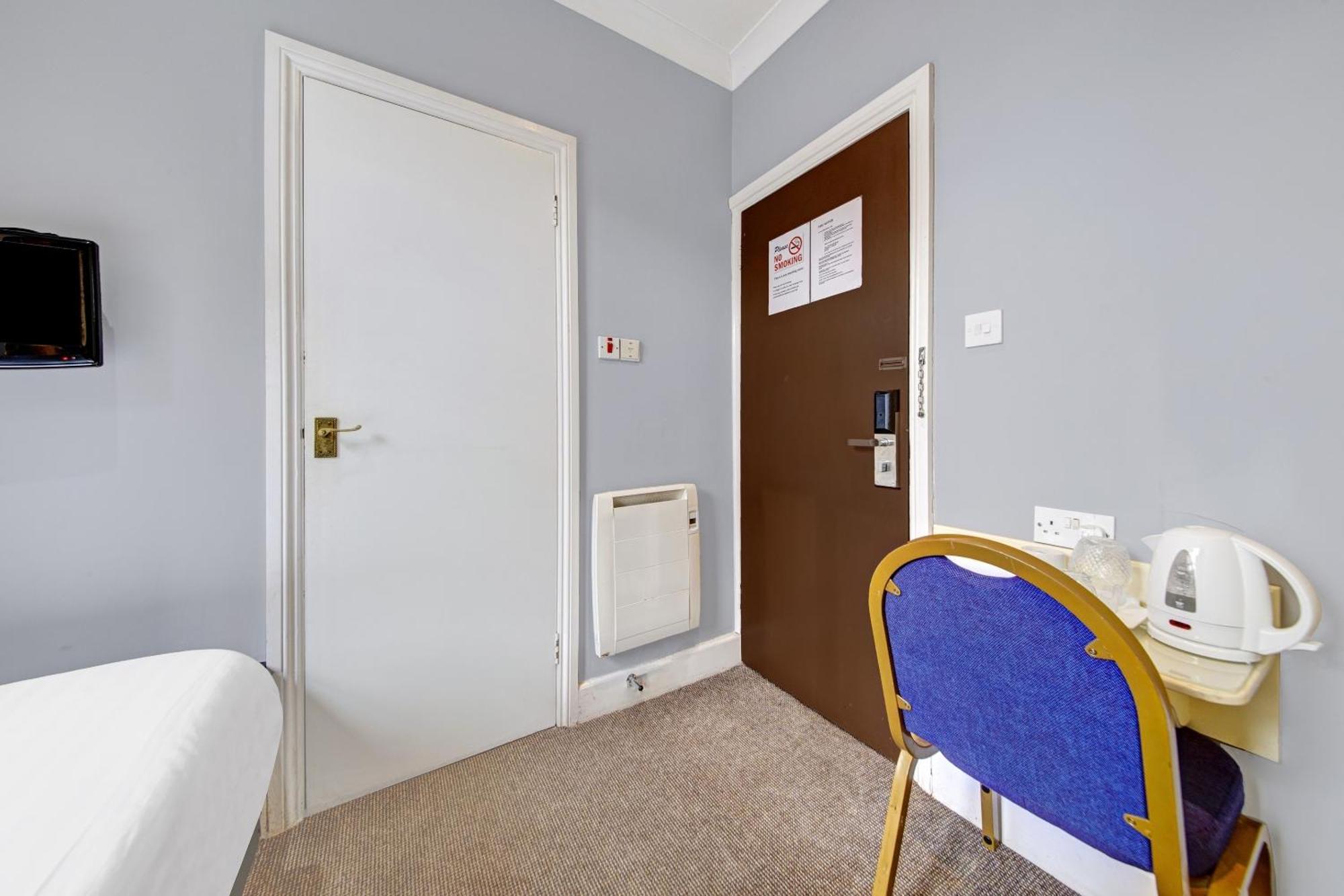 Oyo Bostons Manor Hotel, Hanwell London Greenford  Esterno foto