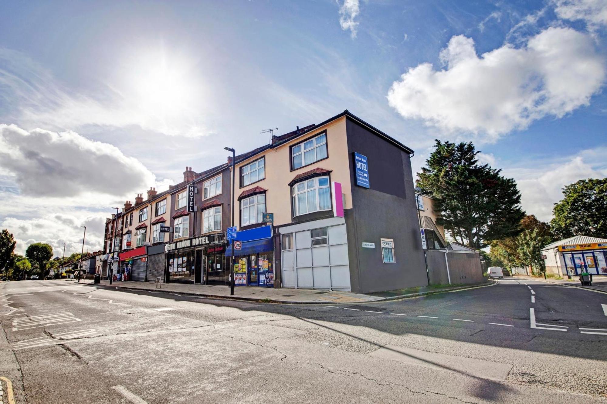 Oyo Bostons Manor Hotel, Hanwell London Greenford  Esterno foto