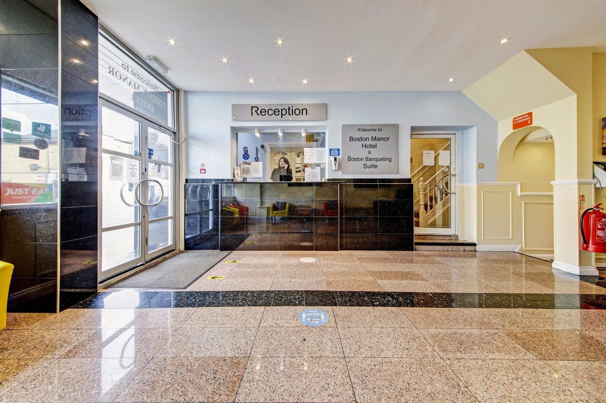 Oyo Bostons Manor Hotel, Hanwell London Greenford  Esterno foto